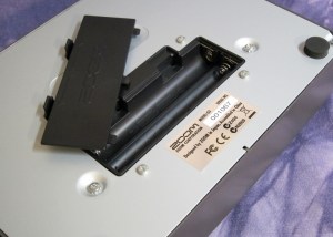 Zoom G3 - battery compartment