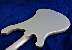 Rickenbacker 4003 – glue line