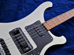 Rickenbacker 4003 – horns + pickups