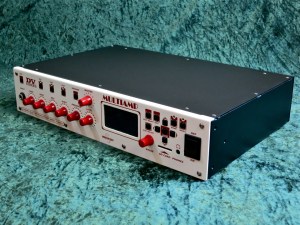 DV Mark Multiamp – full angle right