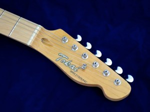 Tokai ATE-33N Thinline – headstock