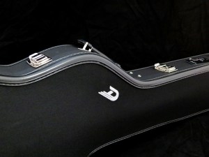 Duesenberg D-Bass – case