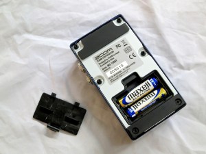 Zoom MS-100BT – battery compartment