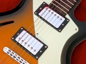 Italia Mondial Deluxe – pickups