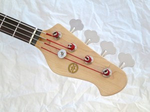 Amfisound Raudus Bass – headstock