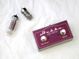 Hehku Nightingale 15 – footswitch + valves