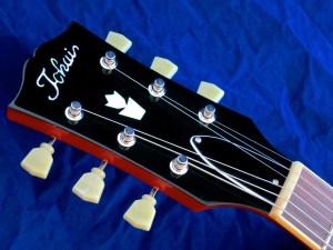 Tokai ES-138 – headstock