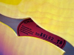 Tokai ES-162 – label