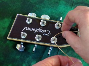 String change steel string – stringing 1