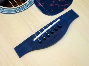 Yamaha LL66 ARE – bridge