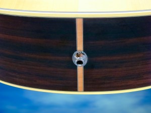 Yamaha LL66 ARE – output jack