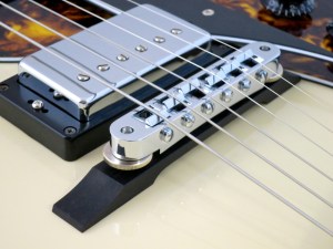 Rautia Guitars Dual Tone Style – bridge