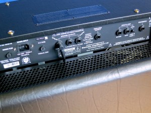 Blackstar Artist 15 – back panel