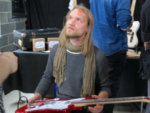 Fuzz 2016 – visitor at Viitasaari Guitars