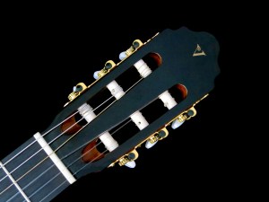 valencia-cg50-headstock